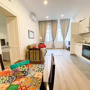 Le Casette Di Piazza Borsa Apartment